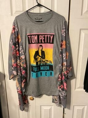 Tom Petty Upcycled Graphic T-Shirt with Flowy Floral Printed Sleeves - OSFM